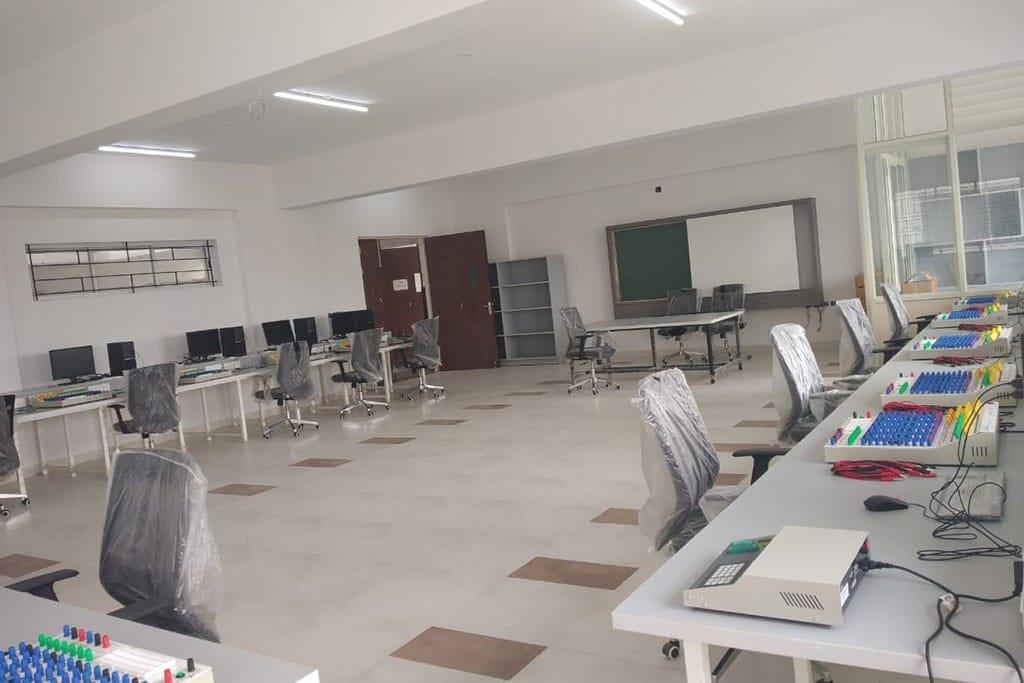 Analog-and-Digital-Electronics-lab-3